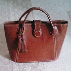 手縫、牛革（色付き）バケツ型バッグ  送料無料 1枚目の画像