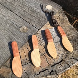 木のナイフのペンダント　吉野杉　無垢材　木の包丁 1枚目の画像