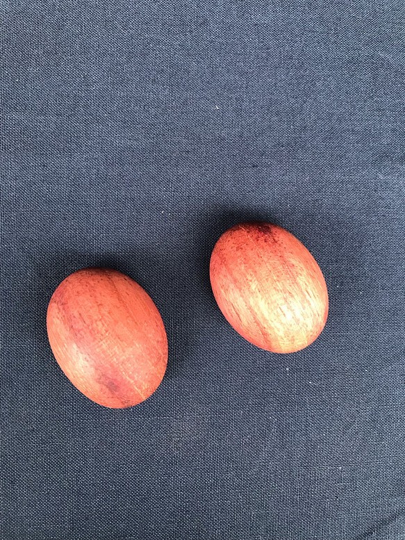 帯留め　天然木　シンプル　楕円形　金具付き　ハンドメイド　蜜ろう仕上げ 1枚目の画像