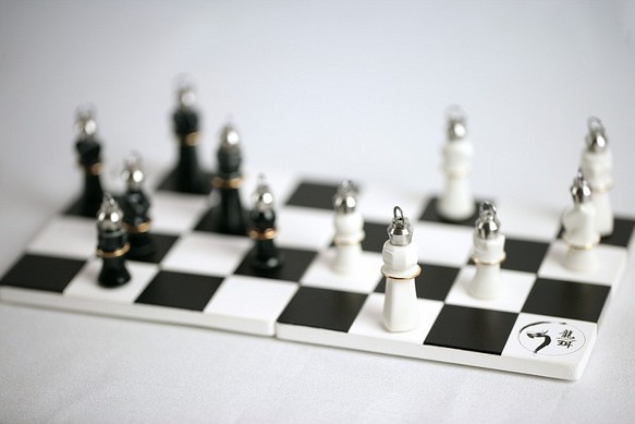 西洋棋香精瓶-皇家舞會-六種款式 第1張的照片