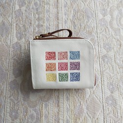 刺繍革財布 『Switch！』牛革（二つ折り財布）ホワイト 1枚目の画像