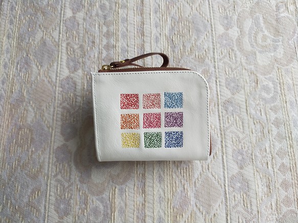 刺繍革財布 『Switch！』牛革（二つ折り財布）ホワイト 1枚目の画像