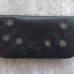 刺繡皮革錢包“花裝飾”牛皮（圓形拉鍊式）BLACK x綠色 第1張的照片