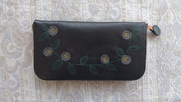 刺繡皮革錢包“花裝飾”牛皮（圓形拉鍊式）BLACK x綠色 第1張的照片