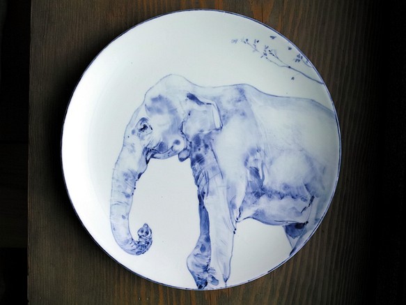 【一点物】「アジアゾウ」動物の手描き染付皿 大皿 絵皿 1枚目の画像