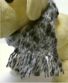 変わり糸のワンちゃんのロングマフラー(KY-17) 1枚目の画像