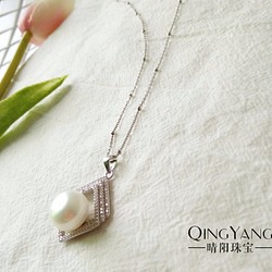 時尚大顆珍珠純銀項鏈飾項鏈精美奢華菱形珍珠吊墜現代個性貝珠鎖骨鏈頸鏈 第1張的照片