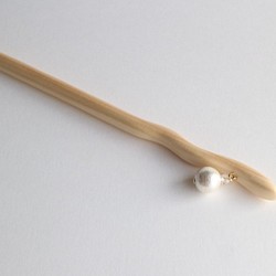 cotton pearl hair stick 01＊手彫りのかんざし＊ひのき＊コットンパール 1枚目の画像