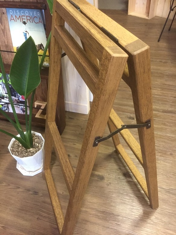 【Sold】木製スモールハンガーラック(２個組） 1枚目の画像