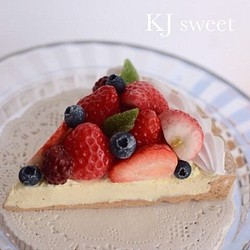 フェイクスイーツ 苺のタルト その他置物 KJ sweet 通販｜Creema