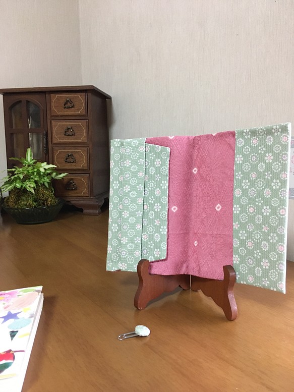 【kimono】着物リメイク 若葉色小紋 ブックカバー 1枚目の画像