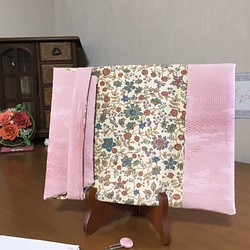 【kimono】着物リメイク ピンク色無地×小花柄 ブックカバー(新書) 1枚目の画像