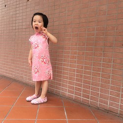 兒童旗袍-牡丹花  粉紅色 第1張的照片