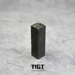 TIGT - 鈦印方城 Titanium< 鈦金屬一體成型實心印材 > 絕美現身 百年典藏 石紋 鈦銀 藍金 三色任選 第1張的照片