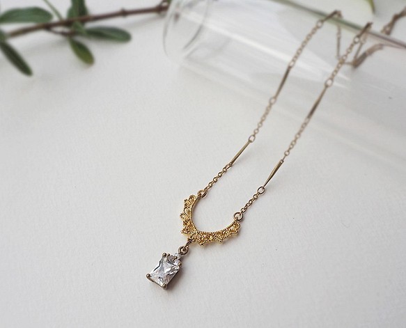 蕾絲小領結 長方鋯石 黃銅項鍊 輕珠寶  B25 第1張的照片