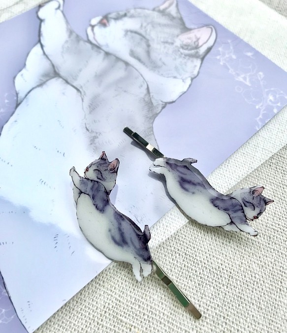 【Creema限定】サバトラうたた猫(ねこ)のヘアピンとポストカード 1枚目の画像
