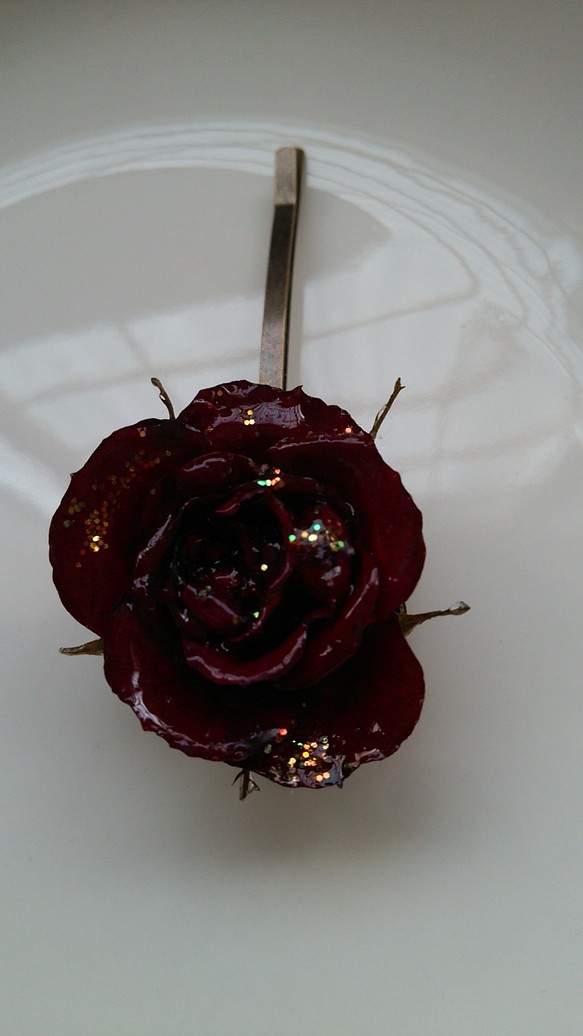 薔薇のヘアピン 1枚目の画像