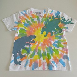 kidsTシャツ「ステゴサウルスvsアロサウルス　タイダイ風カラフル染め」100-21508 1枚目の画像