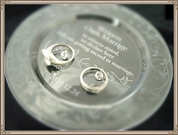 イタリア製 高級クリスタルガラス リングピロー【 オリーブ 】 ／ 結婚証明書　／アクセサリートレイ 1枚目の画像