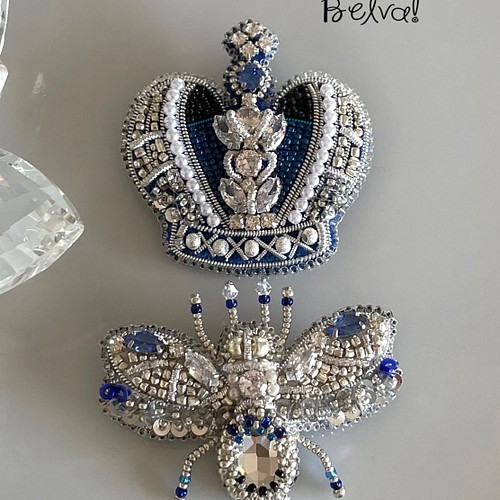 ビーズ刺繍のブローチ -王冠 crown blue- ブローチ Belva! 通販 