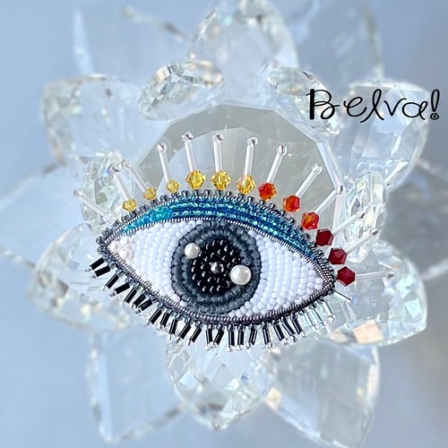 ビーズ刺繍ブローチ -目 eye- ブローチ Belva! 通販｜Creema(クリーマ)