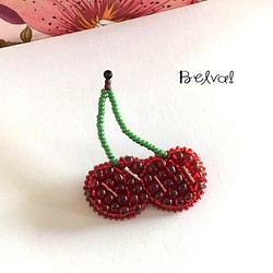 ビーズ刺繍 -さくらんぼのブローチ(小)-cherry 1枚目の画像
