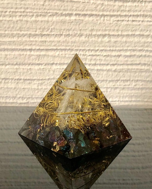 新たな可能性を★ピラミッド型オルゴナイトチャルコパイライト 1枚目の画像