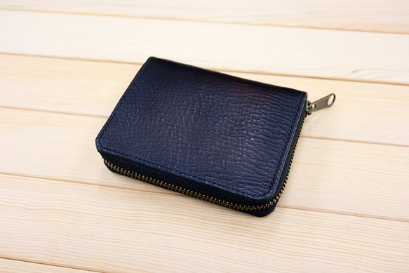 《SALE》ファスナー財布　ミドルサイズ（ブラック）コンパクト財布