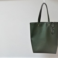 深緑色のA4対応シンプルトートバッグ「Creema限定」 1枚目の画像