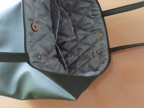 深緑色のA4対応シンプルトートバッグ「Creema限定」 4枚目の画像