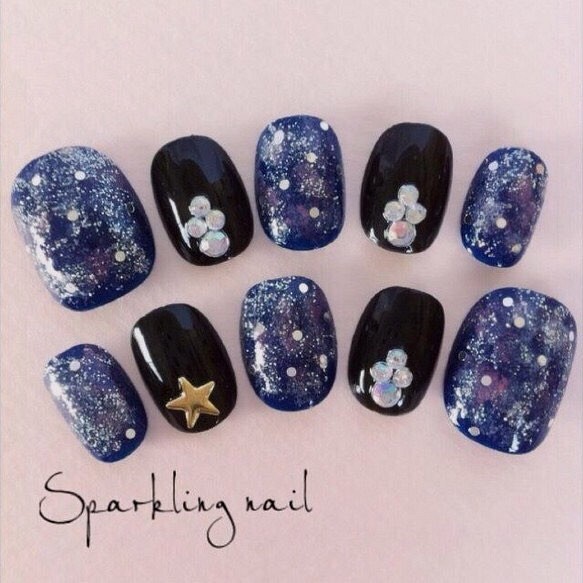 ギャラクシー 宇宙柄ネイル ネイルチップ ネイルシール Sparkling Nail 通販 Creema クリーマ ハンドメイド 手作り クラフト作品の販売サイト