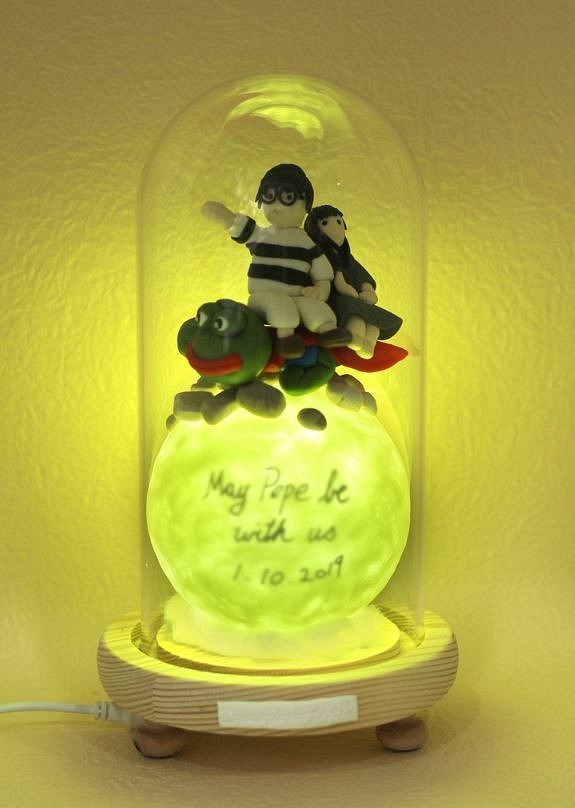 pepe青蛙人像版星球密語燈,最貼心的禮物,角色系列Customize your message 第1張的照片