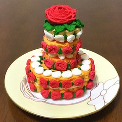 Rose garden　デコレーションケーキ　アロマ置物とブレンド精油 （セガトイズ×Creema コラボ企画 入選） 1枚目の画像