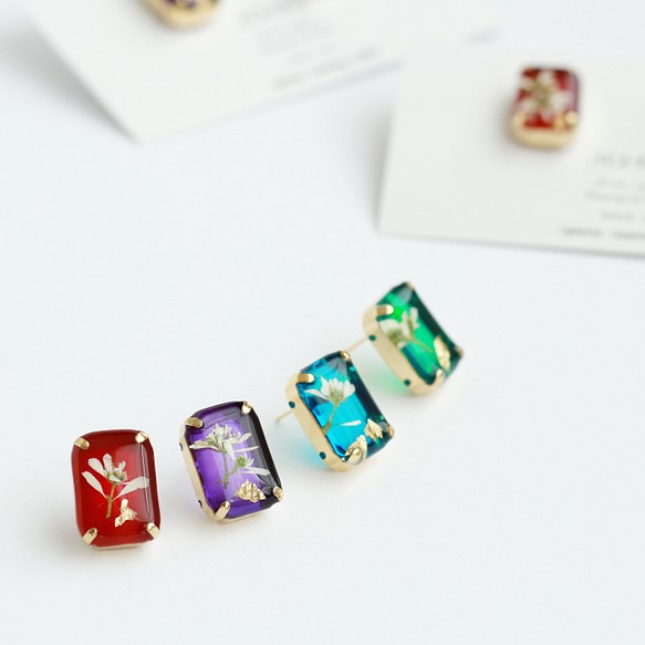 【選べるカラー】ユーフォルビアの耳飾り　ーbotanical jewelry— 1枚目の画像