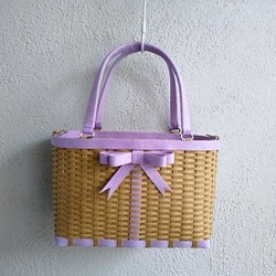 ダブルリボンのクラフトかごバッグ（Ｍ）クラフト＆パステル紫陽花色 1枚目の画像