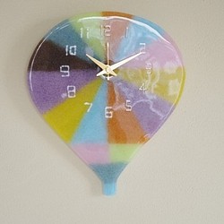 気球のガラスの掛け時計 1枚目の画像