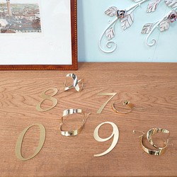 　No.「８」真鍮製アクセサリー　切り文字数字ブレスレット 1枚目の画像