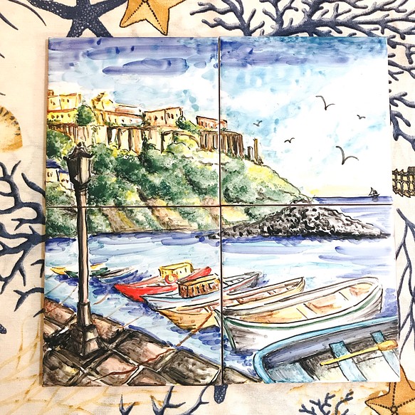 マヨリカ焼きのタイル画 南イタリアの海辺の風景