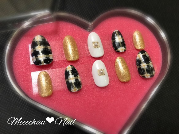 チェックネイル ゴールド ブラック ネイルチップ ネイルシール Meeechan Nail 通販 Creema クリーマ ハンドメイド 手作り クラフト作品の販売サイト