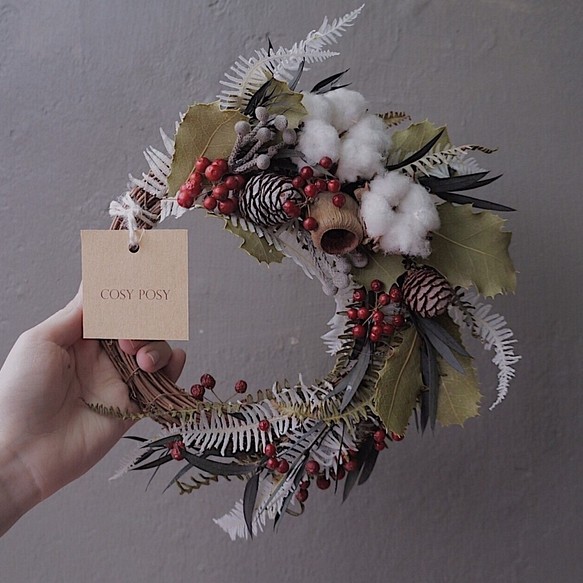 乾燥花圈 wreath【冬月暖心】節慶裝飾 / 居家佈置 / 自選色系 / 客製花圈 / 自用送禮 第1張的照片