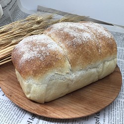 木型で焼いたほんわか食パン（L）【自家培養天然酵母のパン】 1枚目の画像