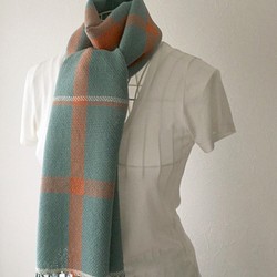 【寶貝羊駝：秋冬]男女皆宜的手工編織圍巾“橙色和翠綠混合2” 第1張的照片
