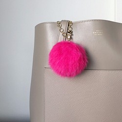[Bag charm] Pink Real Rabbit Fur with a bird charm bringing 第1張的照片
