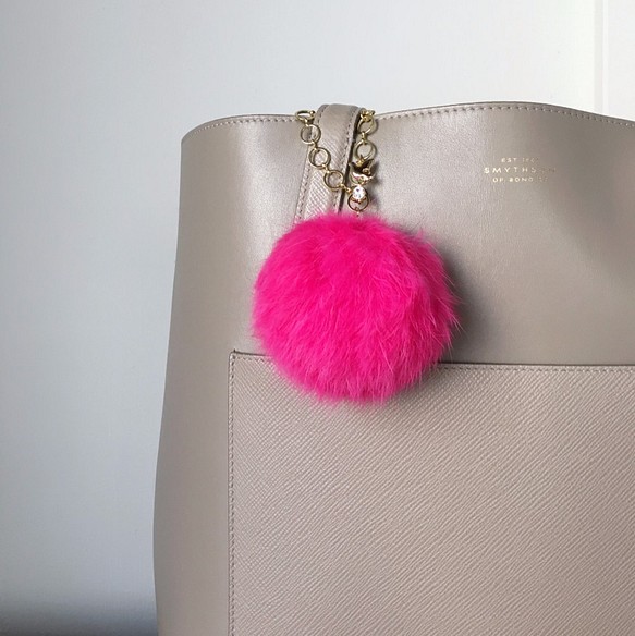 [Bag charm] Pink Real Rabbit Fur with a bird charm bringing 第1張的照片