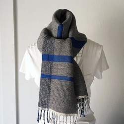 【ウール＆シルクカシミヤ：秋冬】ユニセックス：手織りマフラー "Blue & Gray 3" 1枚目の画像