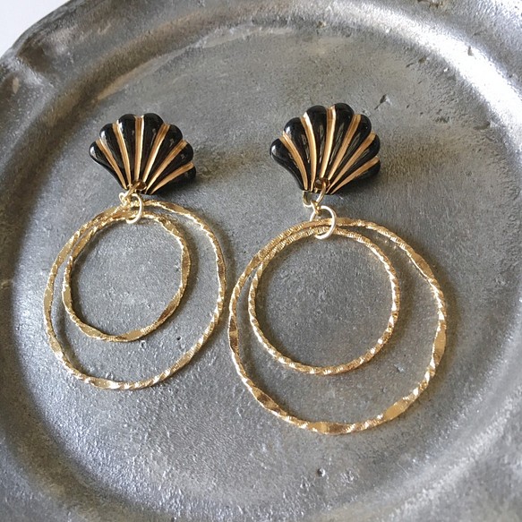 Black & Gold Shellfish Beads Pierced earrings Vol.2 1枚目の画像