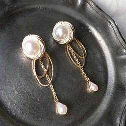 [2路]白色珍珠與滴珍珠刺穿 第1張的照片