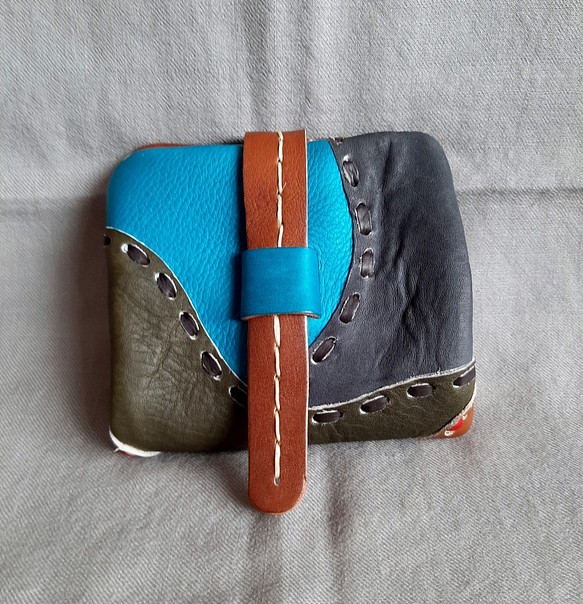 牛革･パッチワークの2つ折り財布 1枚目の画像