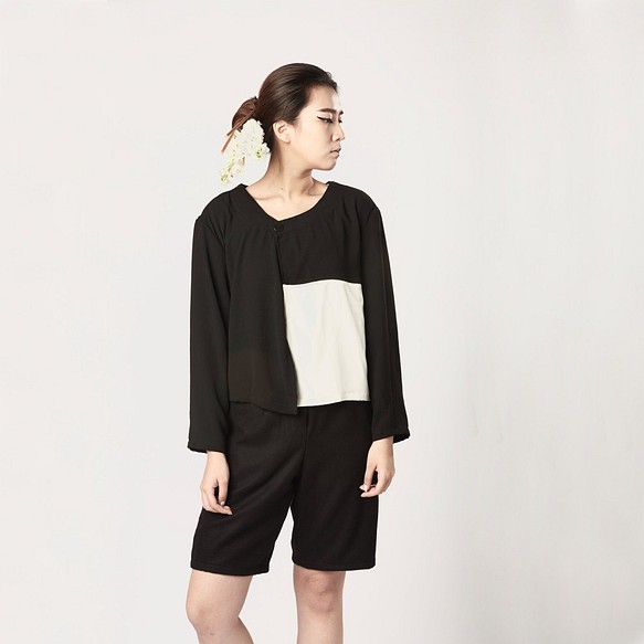 Wool and cashmere-blead shorts 1枚目の画像