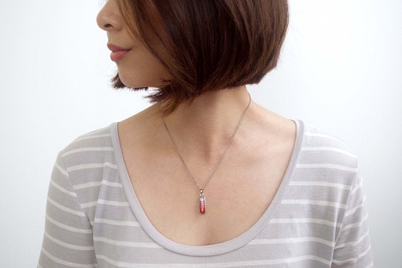 漸層紅豌豆項鍊 • 樹脂項鍊 • Ombre Red Necklace • Resin Jewelry 第1張的照片